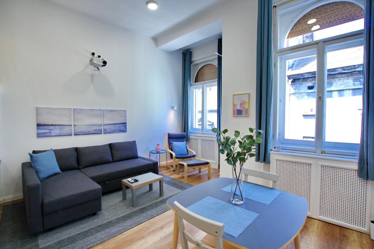 Pau Stylish In The Heart Of Apartment